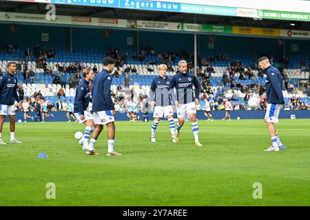 Doetinchem, pays-Bas. 29 septembre 2024. DOETINCHEM, 29-09-2024, stade de Vijverberg, Dutch Keukenkampioen divisie, saison 2024-2025. De Graafschap - vitesse. Joueurs de Graafschap à l'échauffement crédit : Pro Shots/Alamy Live News Banque D'Images