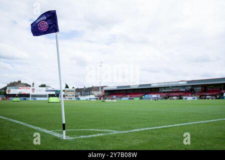 Londres, Royaume-Uni. 29 septembre 2024. Londres, Angleterre, septembre 29 2024 : drapeau de coin avant le match de Super League féminin entre West Ham et Liverpool au Chigwell construction Stadium à Londres, en Angleterre. (Pedro Porru/SPP) crédit : SPP Sport Press photo. /Alamy Live News Banque D'Images