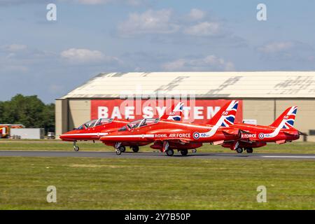 Royal Air Force - Red Arrows BAE Systems Hawk T.1A, décollage de la RAF Fairford. Banque D'Images