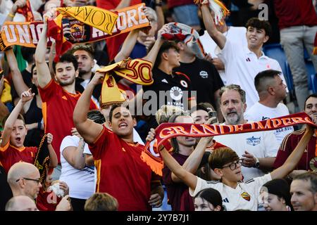 Rome, Italie. 29 septembre 2024. Les fans de L'AS Roma encouragent le match de Serie A entre L'AS Roma et le Venezia FC au stade Olimpico à Rome (Italie), le 29 septembre 2024. Crédit : Insidefoto di andrea staccioli/Alamy Live News Banque D'Images