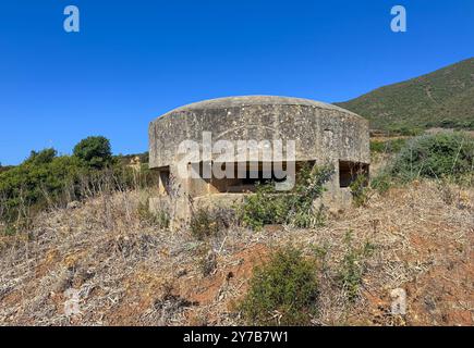 Blockhaus militaires pour la protection des côtes de la seconde Guerre mondiale Banque D'Images