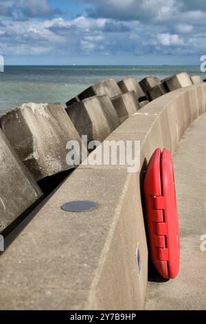 Le brise-lames ouest à Ostende Belgique Banque D'Images