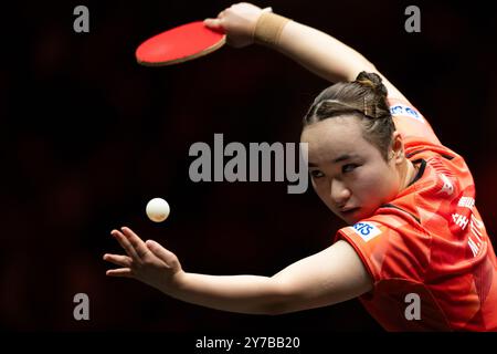 Pékin, Chine. 29 septembre 2024. Ito Mima sert lors du match de premier tour féminin entre Ito Mima du Japon et Manika Batra de l'Inde au World Tennis de table (WTT) China Smash 2024 à Pékin, en Chine, le 29 septembre 2024. Crédit : Xiao Yijiu/Xinhua/Alamy Live News Banque D'Images