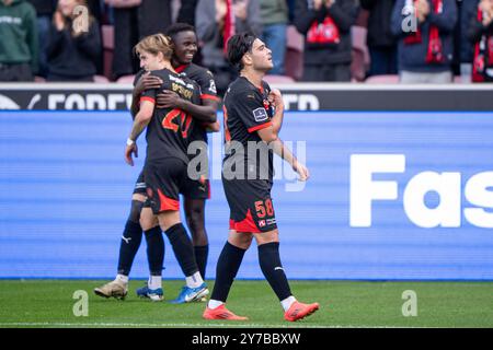 Herning, Danemark. 29 septembre 2024. Les joueurs du FC Midtjylland applaudissent après qu'Aral Simsir ait égalisé 1-1 lors du match de super ligue entre le FC Midtjylland et Viborg FF à la MCH Arena de Herning le dimanche 29 septembre 2024. (Photo : Bo Amstrup /Ritzau Scanpix) crédit : Ritzau/Alamy Live News Banque D'Images