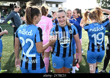 Aalter, Belgique. 29 septembre 2024. Davinia Vanmechelen (25 ans) du Club YLA célèbre après un match de football féminin entre le Club Brugge Dames YLA et AA Gent lors de la 5ème journée de la saison 2024 - 2025 de la Super League belge Lotto Womens, le dimanche 29 septembre 2024 à Aalter, Belgique . Crédit : Sportpix/Alamy Live News Banque D'Images