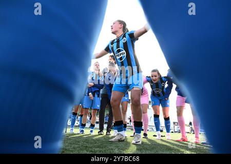 Aalter, Belgique. 29 septembre 2024. Clémentine Reynebeau (46 ans) du Club YLA célèbre après un match de football féminin entre le Club Brugge Dames YLA et AA Gent lors de la 5ème journée de la saison 2024 - 2025 de la Super League belge Lotto Womens, le dimanche 29 septembre 2024 à Aalter, Belgique . Crédit : Sportpix/Alamy Live News Banque D'Images