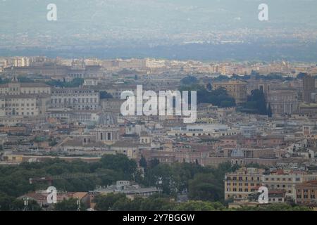 Vue de Rome depuis le sommet de Monte Mario Banque D'Images