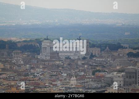 Vue de Rome depuis le sommet de Monte Mario Banque D'Images