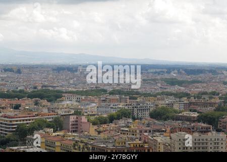 Vue de Rome depuis le sommet de Monte Mario Banque D'Images