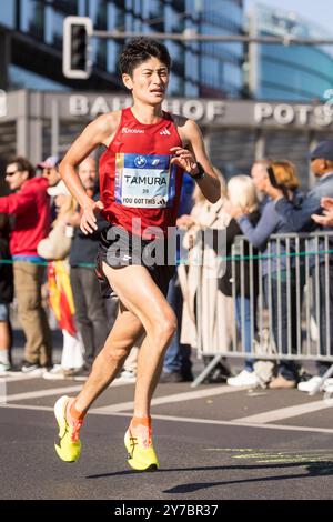 Marathon, Sportveranstaltung à Berlin, 29.09.2024 Yusuke Tamura Japan auf dem Potsdamer Platz beim 50. BMW Berlin-Marathon 2024 AM 29.09.2024 Berlin *** Marathon, événement sportif à Berlin, 29 09 2024 Yusuke Tamura Japon sur Potsdamer Platz au BMW Berlin Marathon 50 2024 le 29 09 2024 Berlin Copyright : xBenxKriemannx Banque D'Images