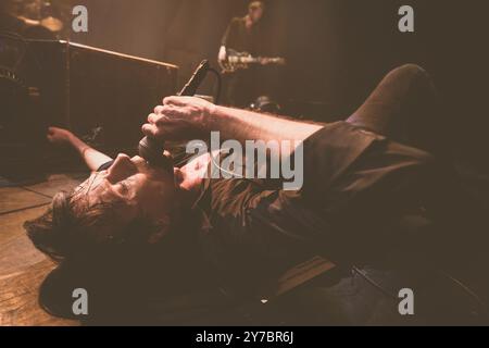 Brett Anderson de Suede jouant en live Banque D'Images