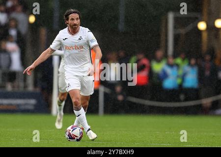 Swansea, Royaume-Uni. 29 septembre 2024. Joe Allen de la ville de Swansea en action. EFL Skybet championnat match, Swansea City v Bristol City au stade Swansea.com de Swansea, pays de Galles le dimanche 29 septembre 2024. Cette image ne peut être utilisée qu'à des fins éditoriales. Usage éditorial exclusif, photo par Andrew Orchard/Andrew Orchard photographie sportive/Alamy Live News crédit : Andrew Orchard photographie sportive/Alamy Live News Banque D'Images