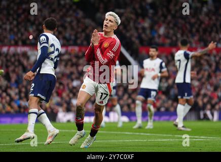 Alejandro Garnacho de Manchester United réagit à une chance manquée lors du match de premier League à Old Trafford, Manchester. Date de la photo : dimanche 29 septembre 2024. Banque D'Images