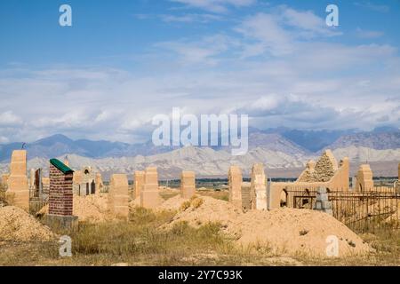 Kirghizistan, environs de Naryn, cimetière local Banque D'Images