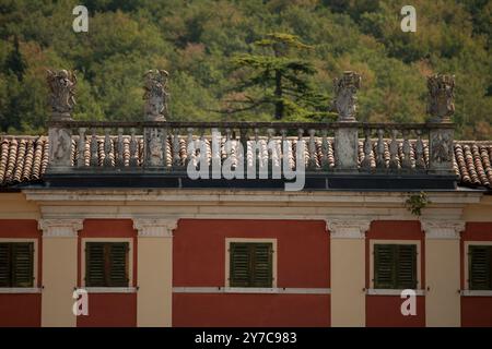 Villa Pellegrini est seul dans une position dominante à Castion Veronese, Vérone, Vénétie, Italie Banque D'Images