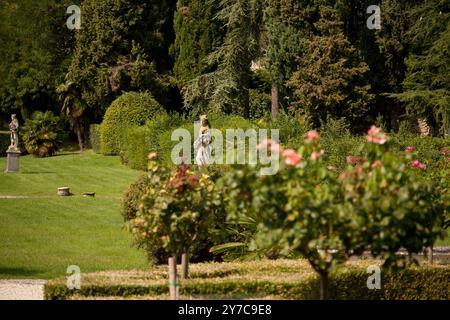 Villa Pellegrini est seul dans une position dominante à Castion Veronese, Vérone, Vénétie, Italie Banque D'Images