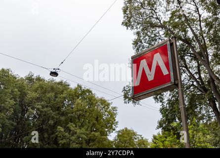 Une photo du panneau du métro Milano. Banque D'Images