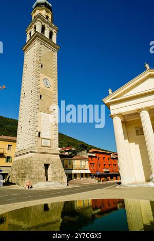 Valdobbiadene, la monumentale Piazza Marconi. Province de Trévise, Vénétie. Italie Banque D'Images