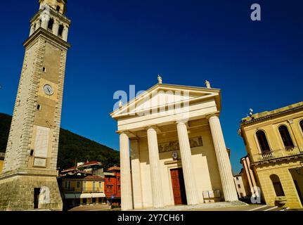 Valdobbiadene, la monumentale Piazza Marconi. Province de Trévise, Vénétie. Italie Banque D'Images