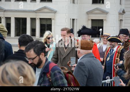 Damian Lewis berce des moutons à travers Southwark Bridge à Londres en tant que Freeman de la ville de Londres le 29 octobre 2024 Banque D'Images