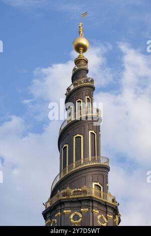 Tour en forme de tire-bouchon de l'église évangélique luthérienne du Sauveur, devant Frelsers Kirke, Christianshavn, Copenhague, Danemark, Europe Banque D'Images