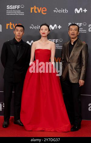 Fan Liao, ni ni, You Zhou a assisté à la clôture tapis rouge 'We Live in Time' lors du 72ème Festival international du film de San Sebastian au Palais Kursaal le 28 septembre 2024 à Donostia/San Sebastian, Espagne. Crédit : album/Alamy Live News Banque D'Images