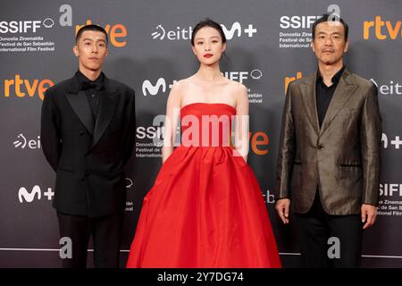 Fan Liao, ni ni, You Zhou a assisté à la clôture tapis rouge 'We Live in Time' lors du 72ème Festival international du film de San Sebastian au Palais Kursaal le 28 septembre 2024 à Donostia/San Sebastian, Espagne. Crédit : album/Alamy Live News Banque D'Images