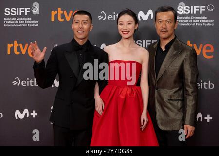 Fan Liao, ni ni, You Zhou a assisté à la clôture tapis rouge 'We Live in Time' lors du 72ème Festival international du film de San Sebastian au Palais Kursaal le 28 septembre 2024 à Donostia/San Sebastian, Espagne. Crédit : album/Alamy Live News Banque D'Images