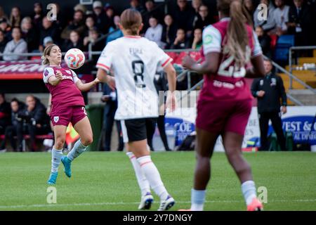 Londres, Royaume-Uni. 29 septembre 2024. Londres, Angleterre, septembre 29 2024 : Katrina Gorry (22 West Ham) en action lors du match de Super League entre West Ham et Liverpool au Chigwell construction Stadium à Londres, en Angleterre. (Pedro Porru/SPP) crédit : SPP Sport Press photo. /Alamy Live News Banque D'Images