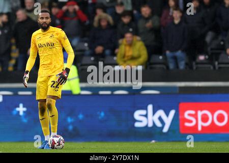 Swansea, Royaume-Uni. 29 septembre 2024. Lawrence Vigouroux, le gardien de but de la ville de Swansea en action. EFL Skybet championnat match, Swansea City v Bristol City au stade Swansea.com de Swansea, pays de Galles le dimanche 29 septembre 2024. Cette image ne peut être utilisée qu'à des fins éditoriales. Usage éditorial exclusif, photo par Andrew Orchard/Andrew Orchard photographie sportive/Alamy Live News crédit : Andrew Orchard photographie sportive/Alamy Live News Banque D'Images