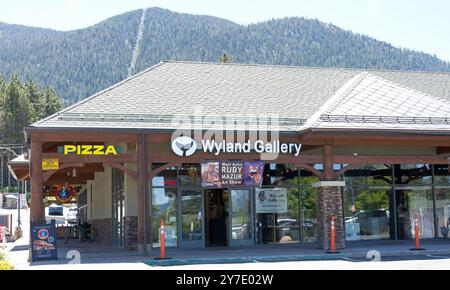 South Lake Tahoe, CALIFORNIE - 16 juin 2024 : Wyland Gallery en face du centre commercial Heavenly Village Banque D'Images