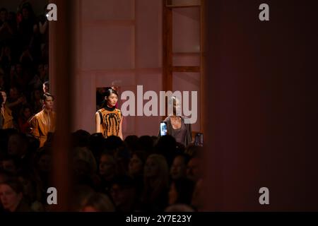 Paris, Frankreich. 28 septembre 2024. Défilé HERMES printemps/été 2025 pendant la Fashion week de Paris le 2024 septembre - Paris, France, 28/09/2024 crédit : dpa/Alamy Live News Banque D'Images