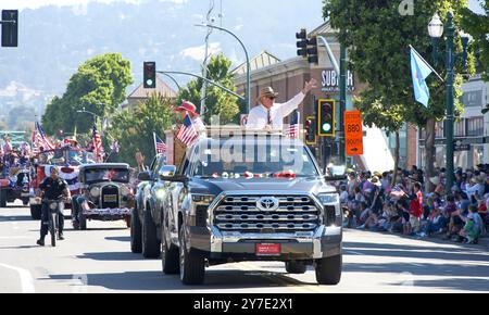 Alameda, CA - 4 juillet 2023 : participants au défilé d'Alameda du 4 juillet, l'un des plus grands et des plus longs défilés du jour de l'indépendance du pays. Banque D'Images