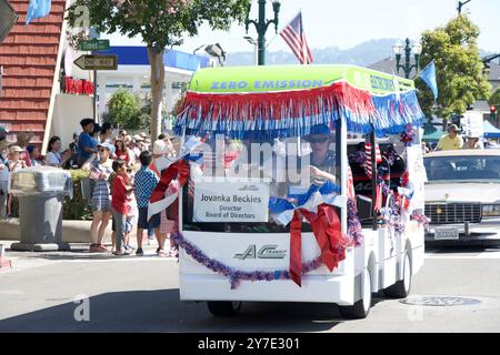 Alameda, CA - 4 juillet 2023 : participants au défilé d'Alameda du 4 juillet, l'un des plus grands et des plus longs défilés du jour de l'indépendance du pays. Banque D'Images