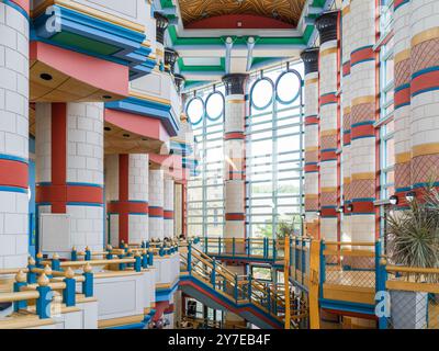 Juge Business School, Cambridge. Conçu dans un style post-moderne par l'architecte John Outram Banque D'Images