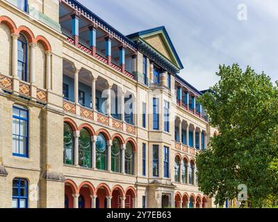 Juge Business School, Cambridge. Conçu dans un style post-moderne par l'architecte John Outram Banque D'Images