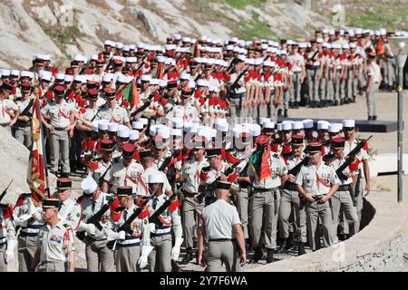 Les légionnaires du 2e Régiment étranger de parachutistes, dirigé par le général Cyrille Youchtchenko, célèbrent la Saint Michel le 29 septembre 2024 dans le port de Calvi. Corse, France. Le 2e REP est le seul régiment aéroporté de la Légion étrangère française. Constituée en Algérie fin 1955, elle est stationnée près de la ville de Calvi, en Corse, depuis qu'elle s'y est déplacée de Bou SFER en Algérie à la mi-1967. Le 2e REP participe activement à la guerre d'Algérie (1954-62). En 1978, il est devenu populaire dans le monde entier grâce à l'opération réussie à Kolwezi. Photo Shootpix/ABACAPRESS. COM Banque D'Images