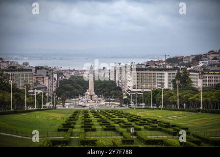 Vue du Parque Eduardo VII à la place Marquês de Pombal et au Tage - Lisbonne, Portugal Banque D'Images