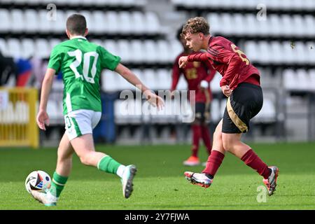 Xavi Deraet (6) de Belgique photographié lors d'un match amical de football entre les équipes nationales de Belgique et de la république d'Irlande de moins de 16 ans le dimanche 29 septembre 2024 à Tubize , Belgique . PHOTO SPORTPIX | David Catry Banque D'Images