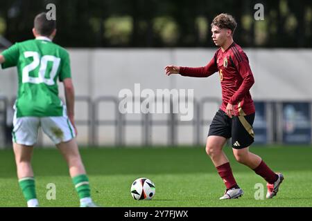 Xavi Deraet (6) de Belgique photographié lors d'un match amical de football entre les équipes nationales de Belgique et de la république d'Irlande de moins de 16 ans le dimanche 29 septembre 2024 à Tubize , Belgique . PHOTO SPORTPIX | David Catry Banque D'Images