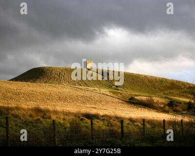 Rivington Pike est une colline sur Winter Hill, qui fait partie des West Pennine Moors à Rivington, Chorley dans le Lancashire, en Angleterre. Banque D'Images