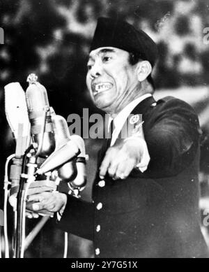 PRÉSIDENT INDONÉSIEN SUKARNO À DJAKARTA ; 3 JANVIER 1965 Banque D'Images