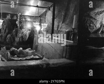 ALBERTO GORI AU SERVICE NOCTURNE DE NOËL À BETLEHEM ; 28 DÉCEMBRE 1964 Banque D'Images