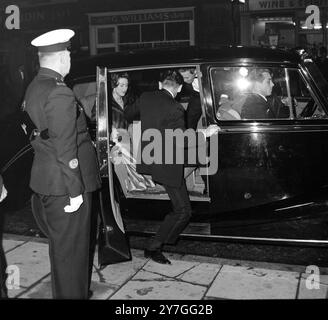 PRINCESSE MARGUERITE ET SEIGNEUR DE SNOWDON À LONDRES ; 9 NOVEMBRE 1964 Banque D'Images