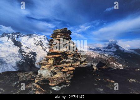 Panorama de montagne depuis la plate-forme d'observation du Gornergrat montrant le Cervin, glacier Breithorn, Valais, Suisse Banque D'Images