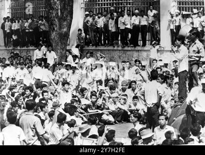 MANIFESTATIONS DE GUERRE DU VIETNAM À SAIGON, SUD-VIETNAM ; 29 AOÛT 1964 Banque D'Images