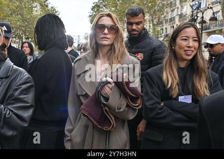 Paris, France. 30 septembre 2024. Paris, France. 30 septembre 2024. Paris Jackson au salon Stella McCartney lors de la Paris Fashion week à Paris, France, le 30 septembre 2024. Photo de Julien Reynaud/APS-médias/ABACAPRESS. COM Credit : Abaca Press/Alamy Live News Banque D'Images