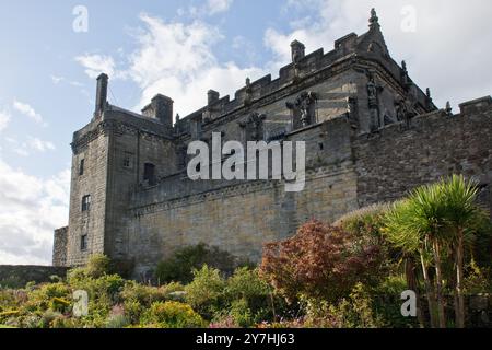 Palais surplombant le jardin de la Reine Anne au château de Stirling. Stirling, Stirlingshire, Écosse Banque D'Images