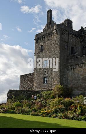 Palais surplombant le jardin de la Reine Anne au château de Stirling. Stirling, Stirlingshire, Écosse Banque D'Images