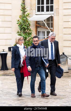 Paris, France. 30 septembre 2024. Patrick Privat, trésorier de l'union, Frédéric Souillot, secrétaire général de l'union, et Patricia Drevon, secrétaire confédéral de l'union, chargé de l'Organisation, des territoires d'outre-mer et des affaires juridiques, arrivent à l'hôtel de Matignon à Paris le 30 septembre 2024 pour rencontrer le premier ministre français. Photo de Alexis Jumeau/ABACAPRESS. COM Credit : Abaca Press/Alamy Live News Banque D'Images